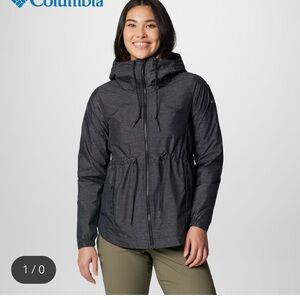 Columbia Women's Lillian Ridge II Hooded Raincoat in Black/Charcoal